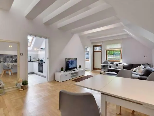 Zloty Widok Bed and Breakfast