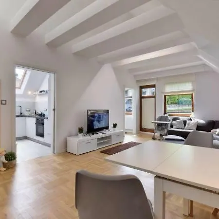 Zloty Widok Bed and Breakfast